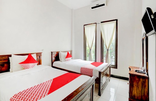 OYO 3156 Hotel Warta Dua