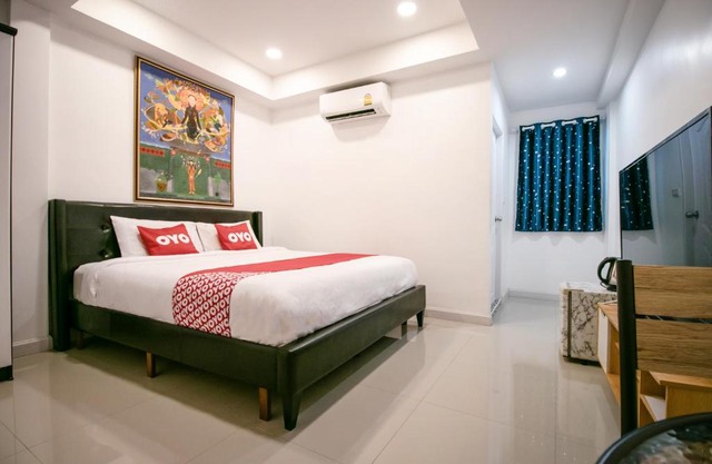 OYO 568 Art Hotel Hua Lamphong