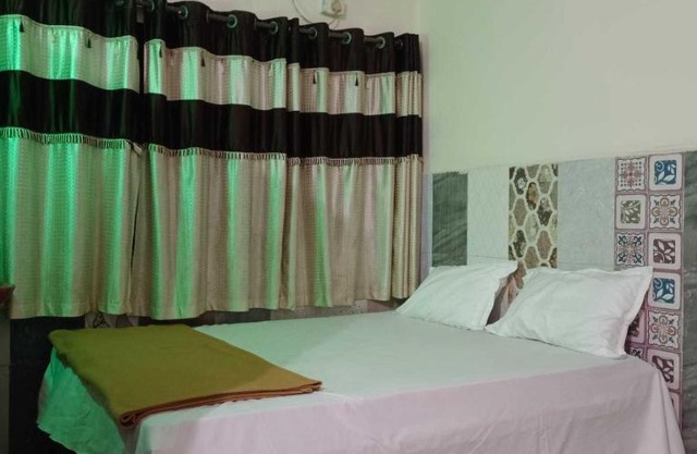 OYO 81152 Hotel Tanvi