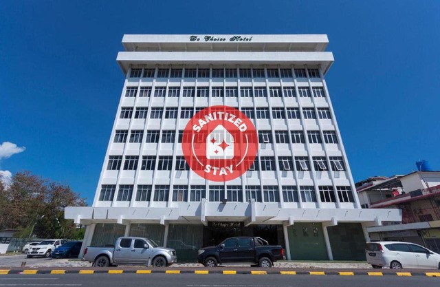 OYO 89619 De Choice Hotel