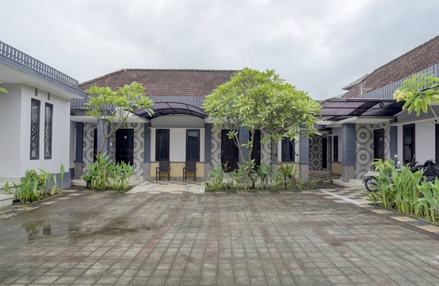 OYO 90131 Liberty Guest House