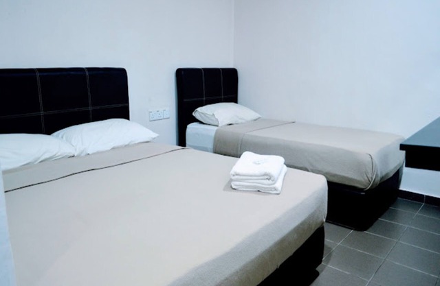 OYO 90963 Gest Inn