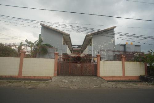 OYO 92783 Wisma Bunda Syariah Near Man Pinrang