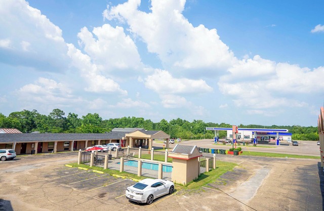 OYO Hotel Opp Al, Floral Hwy