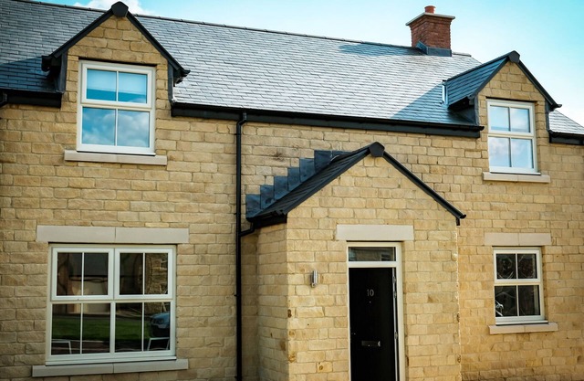 OYSTERCATCHER, pet friendly, with a garden in Embleton
