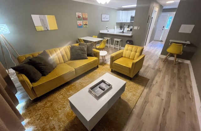 P,COLA'S COMFY TOWNHOME STAY