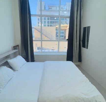 P3) Fantastic Seaview Room with shared bath inside 3bedroom apartment