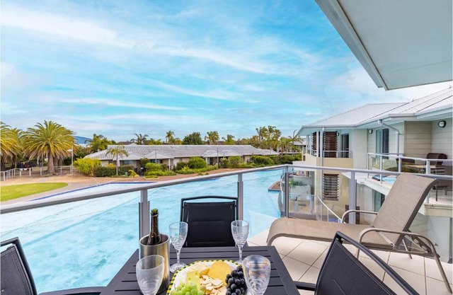 Pacific Blue 278-265 Sandy Pt Rd- Dual Key Access, Wifi, Linen and Air Conditioning