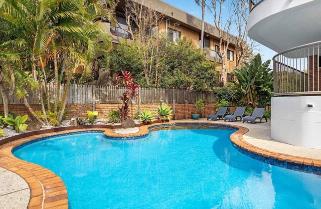 Pacific Blue - beachfront 2 BR apartment with pool