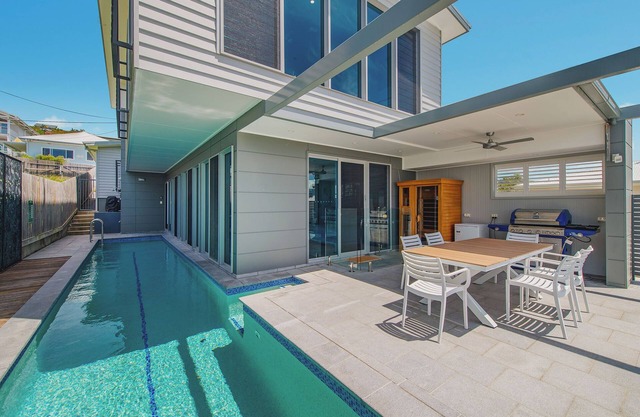 PACIFIC HOUSE - LUXURY HOLIDAY HOME WITH OCEAN VIEWS