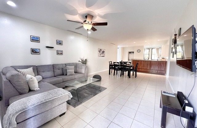 Pacifico L1301 - 3 Bedroom Ground Floor Walk-out
