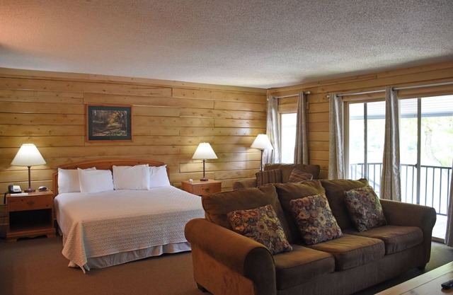 Paddle Wheel Inn