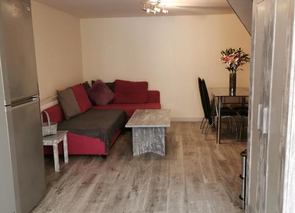 Palaz 1 - 2 Bedroom Garden Flat