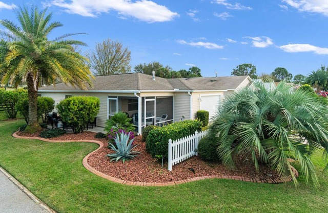 PALM-tastic dog friendly OASIS w/golf cart