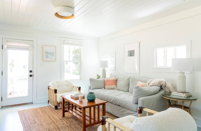 Palmetto Bungalow - Quaint, original Fairhope cottage close to town.