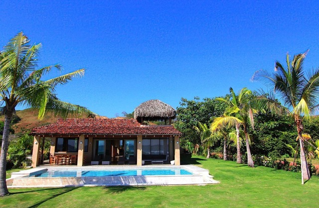 Pan031 - Beachfront luxury villa in Playa Venao, Panama