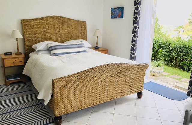 'Panatola' Studio with Breathtaking Views - Close to beach