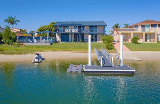Pandanus | Spacious Waterfront Escape