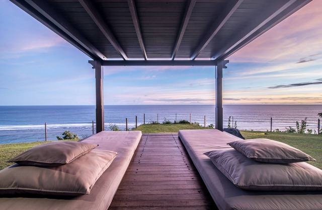 PANDAWA BEACH CLIFF EDGE ABSOLUTE OCEAN VIEW VILLA BALI 5 STAR LUXURY 3 BEDROOMS
