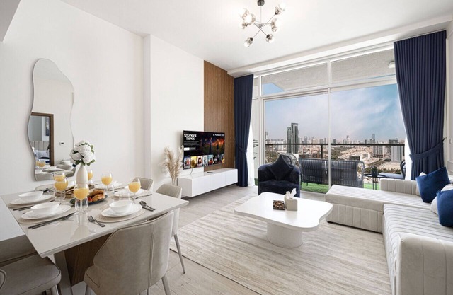 Panoramic City View l Pool | Gym | JVC | Zaya | 1B