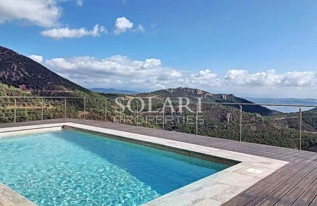 Panoramic sea view french Riviera : villa with pool for 8 guests