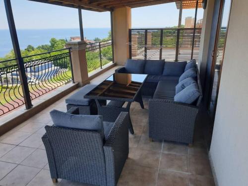 Panoramic Sea View Apartment