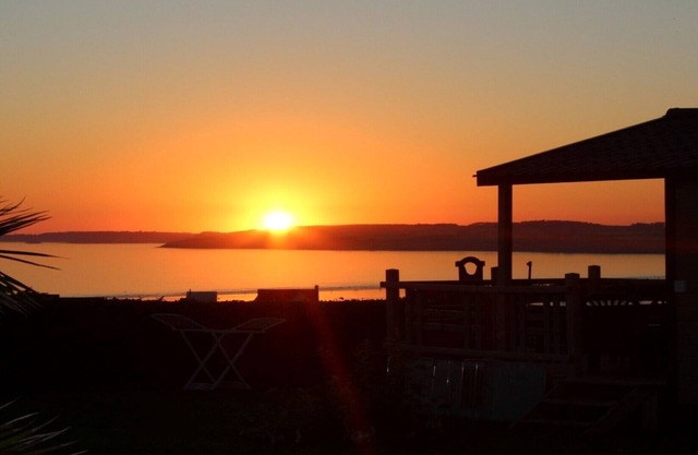 panoramic sea view chalet, chalet club 7