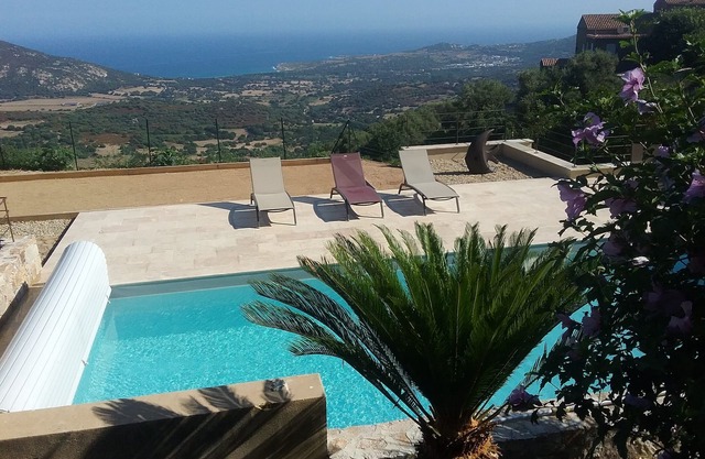 PANORAMIC VIEW 3 BEDROOM 2SDB PRIVATE POOL & PETANQUE, AIR CONDITIONING, WIFI