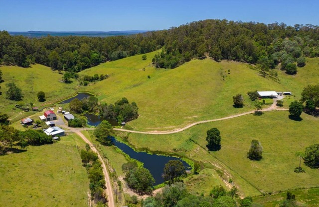 Panoramic Views, Peaceful, Fire pit, Wood BBQ, Feed the cute animals.