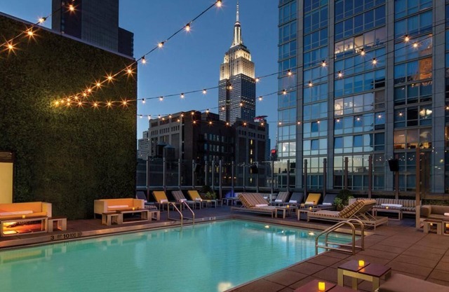 Panoramic Views from Rooftop Bar! Minutes to Times Square, Pets Allowed, Pool!