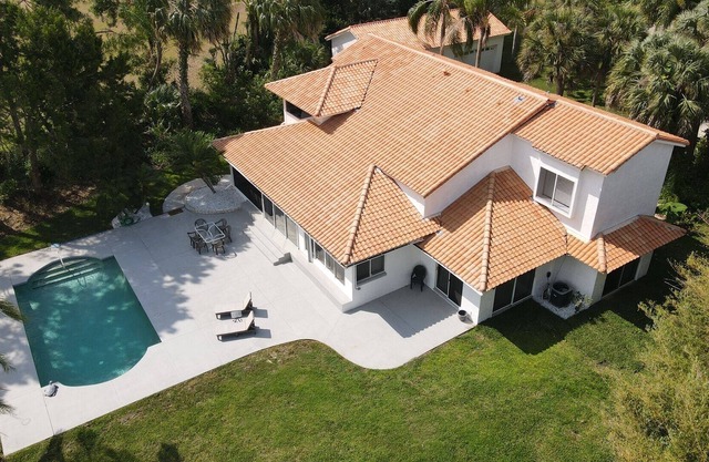 Paradise at Swiss! Completely private pool overlooking Lake Sumner!