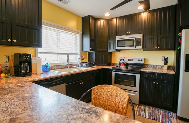 Paradise Cove Lakeside Cottages
