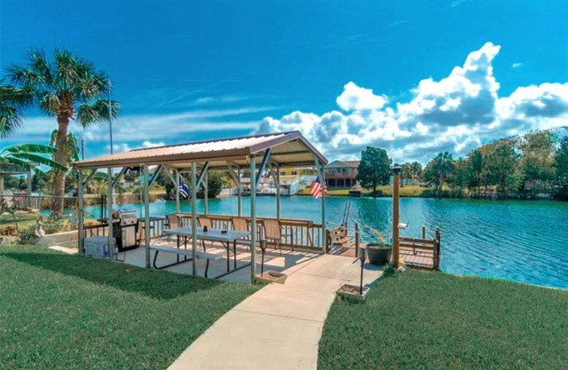 Paradise! GolfCartRental/Paddleboat/Kayak/Fish/Swim