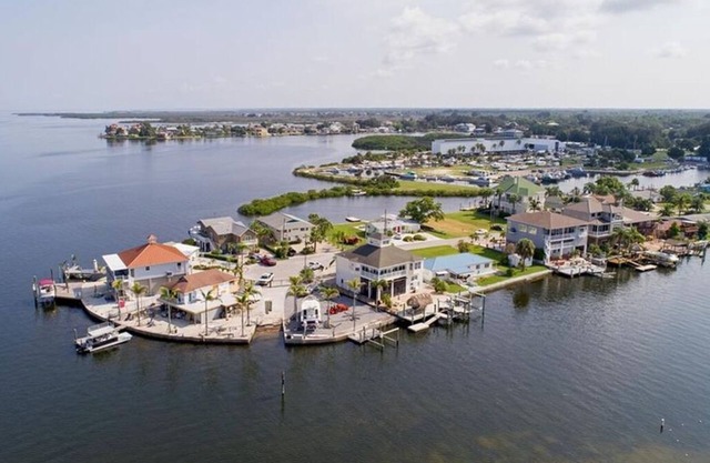 Paradise living, Direct Gulf front Island home