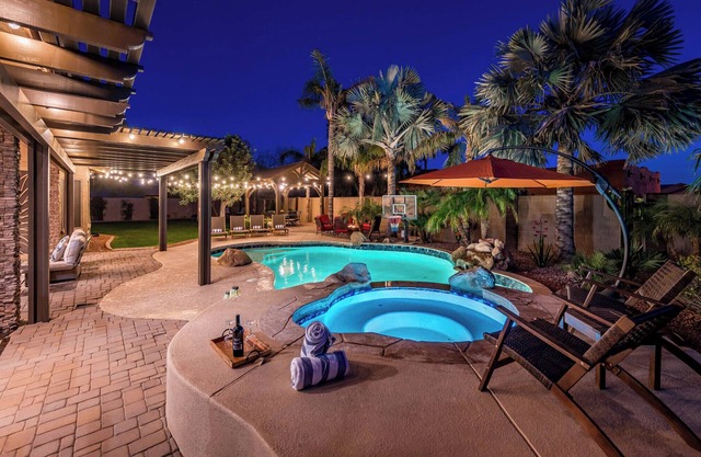 Paradise Palms! Spacious 6-bedroom house with 3 en-suites.