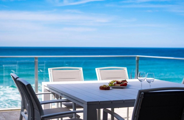 Paradise Penthouse; Beach Front Style and Luxury.