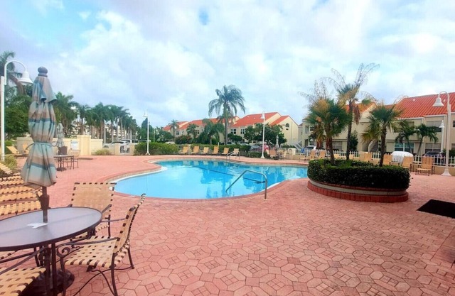 Paradise Sol-2Bd/2Ba Condo on Golf Course Near Bch