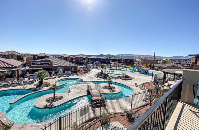 Paradise Village 115 Poolside Heaven Private Hot Tub and Ping Pong Table, Community Water Park and Kids Cove