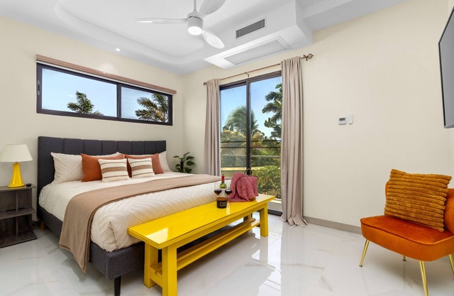 Paradisiac Euphoria~ Beach Access~Pool ~24hr Gated