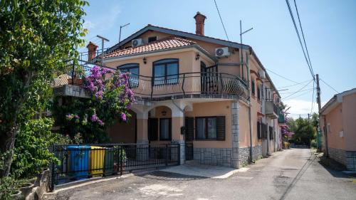 Paradiso Apartments
