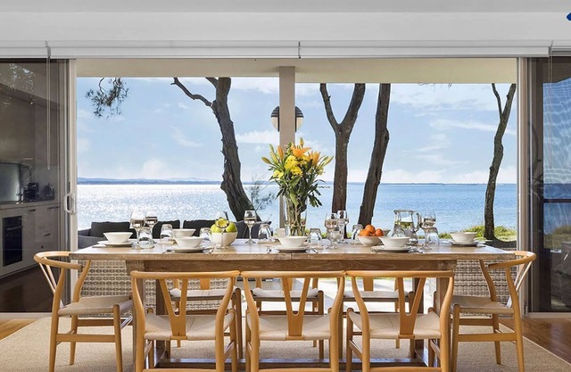 Paradiso Beach House - luxury waterfront property, private retreat, swimming pool, outdoor dining