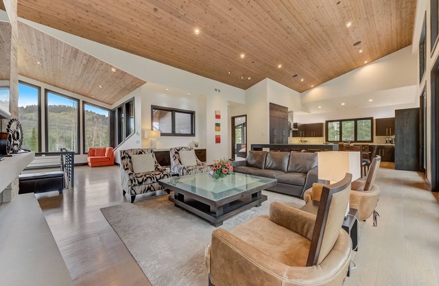 Park City/Canyons Ski House, Sleeps 16