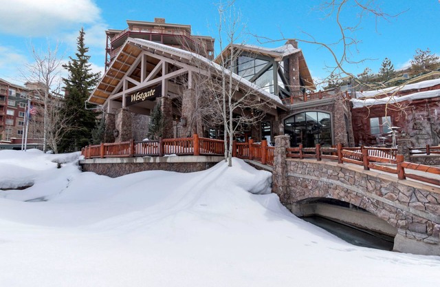 PARK CITY CANYONS VILLAGE-SKI-IN/OUT-YEAR ROUND MOUNTAIN RESORT, 1 BED, SLEEPS 4