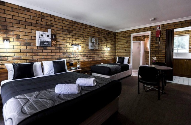Park House Motor Inn