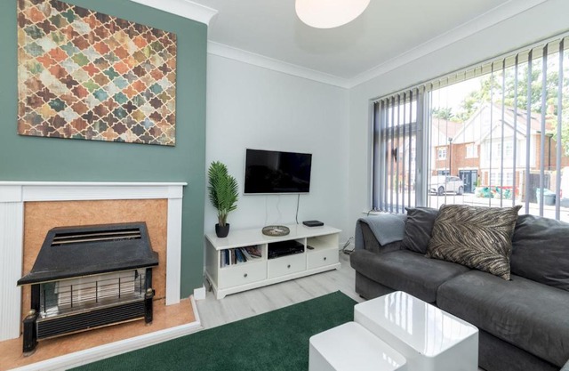 Pass the Keys 2BDR Peaceful Ground Floor Apartment Free Parking