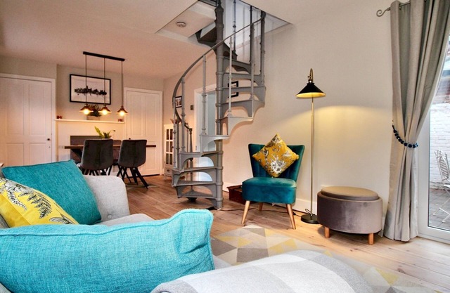 Pass the Keys | A Character Cottage in Historical Canterbury