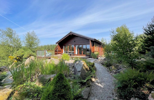 Pass the Keys | Beautiful 2BR Beach Lodge Set In Stunning Gardens