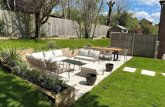 Pass the Keys | Bright, Modern - Lovely Garden
