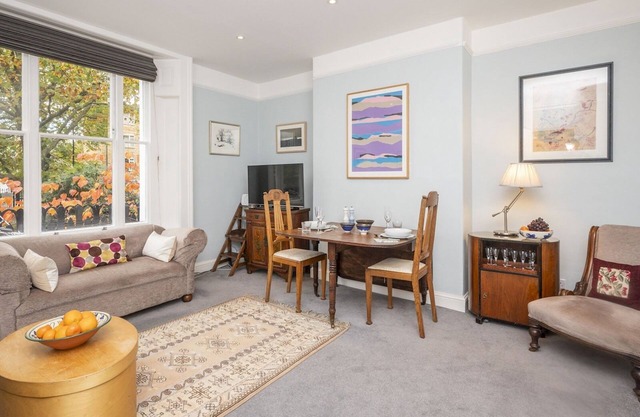 Pass the Keys | Brockley Victorian apartment train links London