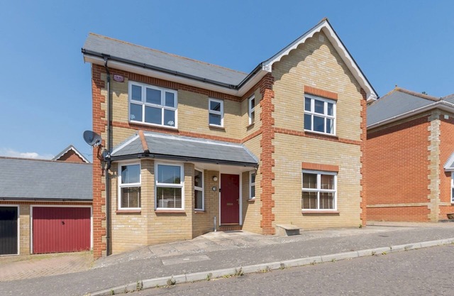 Pass the Keys | Comfortable home | Langdon Hills